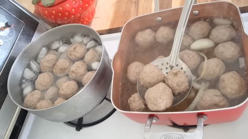 Chồng Tây hăm hở vào rừng, săn nai trăm ký tặng vợ Việt sau lời thỏ thẻ: Em thèm phở mà nhà hết thịt bò - Ảnh 4.