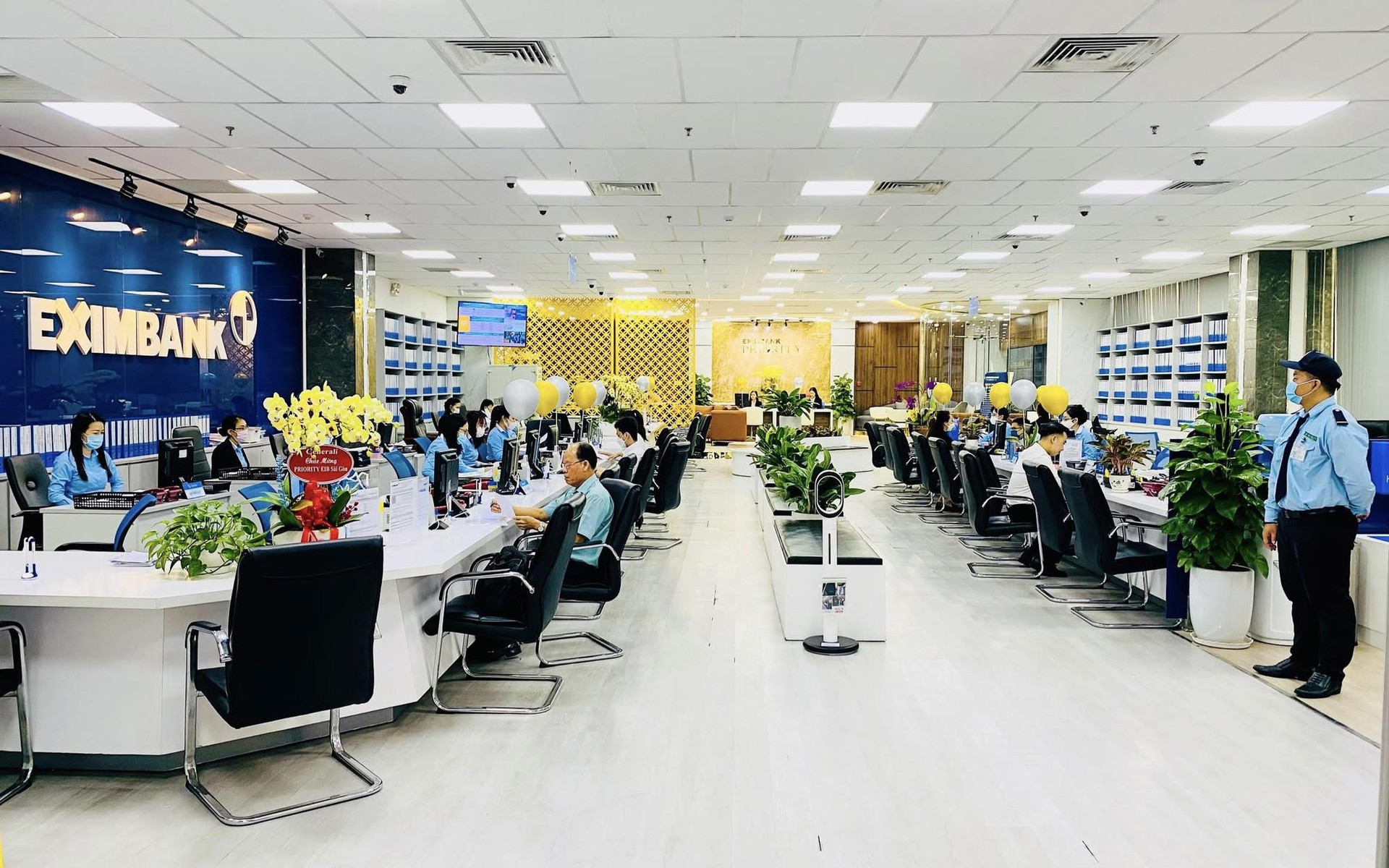 Toàn cảnh vụ nợ thẻ tín dụng từ 8,5 triệu lên 8,8 tỷ đồng: Chủ thẻ có phải hoàn trả số tiền?- Ảnh 3.