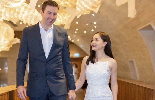 Một nữ diễn viên lấy chồng Tây: Con rể phải ra hiệu để mẹ vợ vào dỗ vợ đang khóc- Ảnh 3.