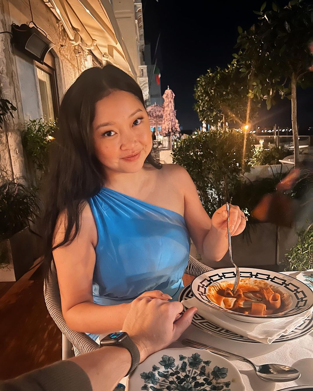 Cô bé mồ côi ở Cần Thơ được nhà báo Mỹ đón về nuôi chỉ sau một ánh nhìn, 25 năm sau rạng danh toàn cầu- Ảnh 11.
