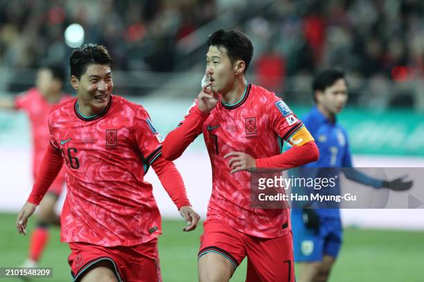 TRỰC TIẾP Hàn Quốc 1-1 Thái Lan: Thái Lan nhận cái kết vỡ oà sau màn trình diễn đầy quả cảm- Ảnh 2. TRỰC TIẾP Hàn Quốc 1-1 Thái Lan: Thái Lan nhận cái kết vỡ oà sau màn trình diễn đầy quả cảm- Ảnh 2.