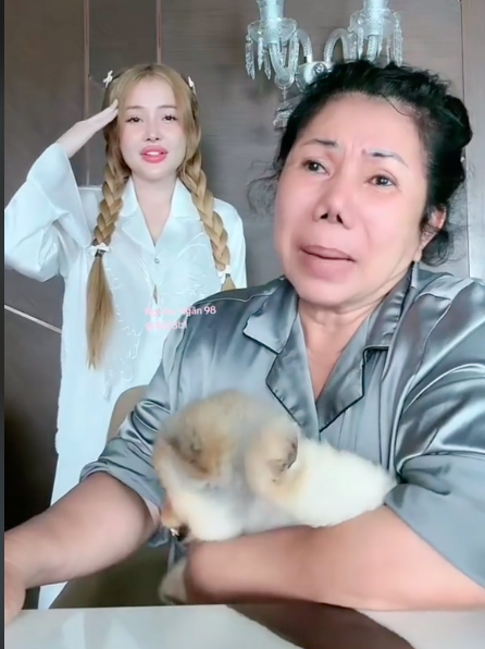 Mẹ ruột Lương Bằng Quang: Ngân 98 ngoan, hiền, hiếu thảo còn việc mặc đồ thiếu vải là có lý do- Ảnh 3. Mẹ ruột Lương Bằng Quang: Ngân 98 ngoan, hiền, hiếu thảo còn việc mặc đồ thiếu vải là có lý do- Ảnh 3.