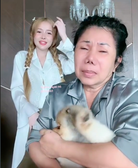 Mẹ ruột Lương Bằng Quang: Ngân 98 ngoan, hiền, hiếu thảo còn việc mặc đồ thiếu vải là có lý do- Ảnh 2. Mẹ ruột Lương Bằng Quang: Ngân 98 ngoan, hiền, hiếu thảo còn việc mặc đồ thiếu vải là có lý do- Ảnh 2.
