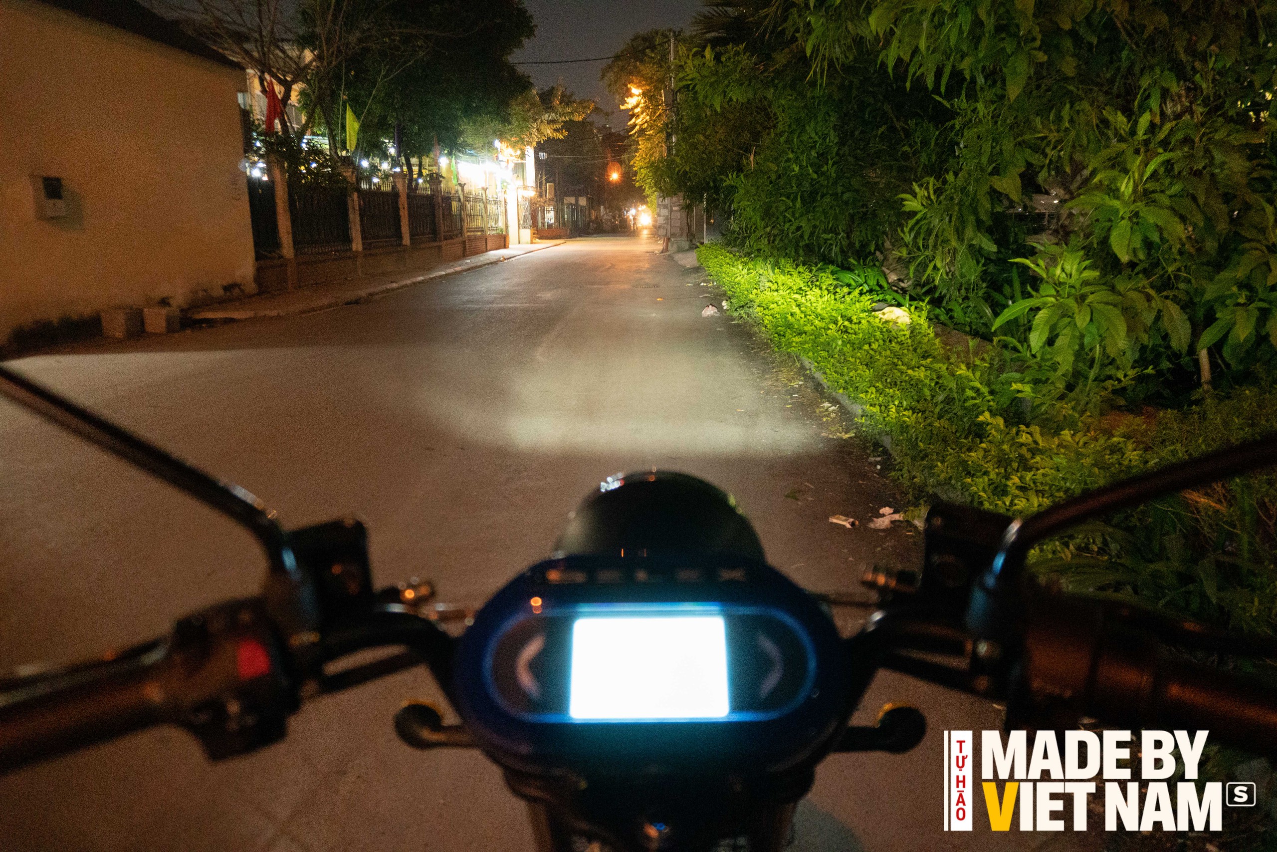 Thử thách chiếc xe '80% của người Việt': Giá chỉ 23 triệu, đi hết Tứ Trấn, phuộc sau cứng, ngồi thì êm- Ảnh 18.