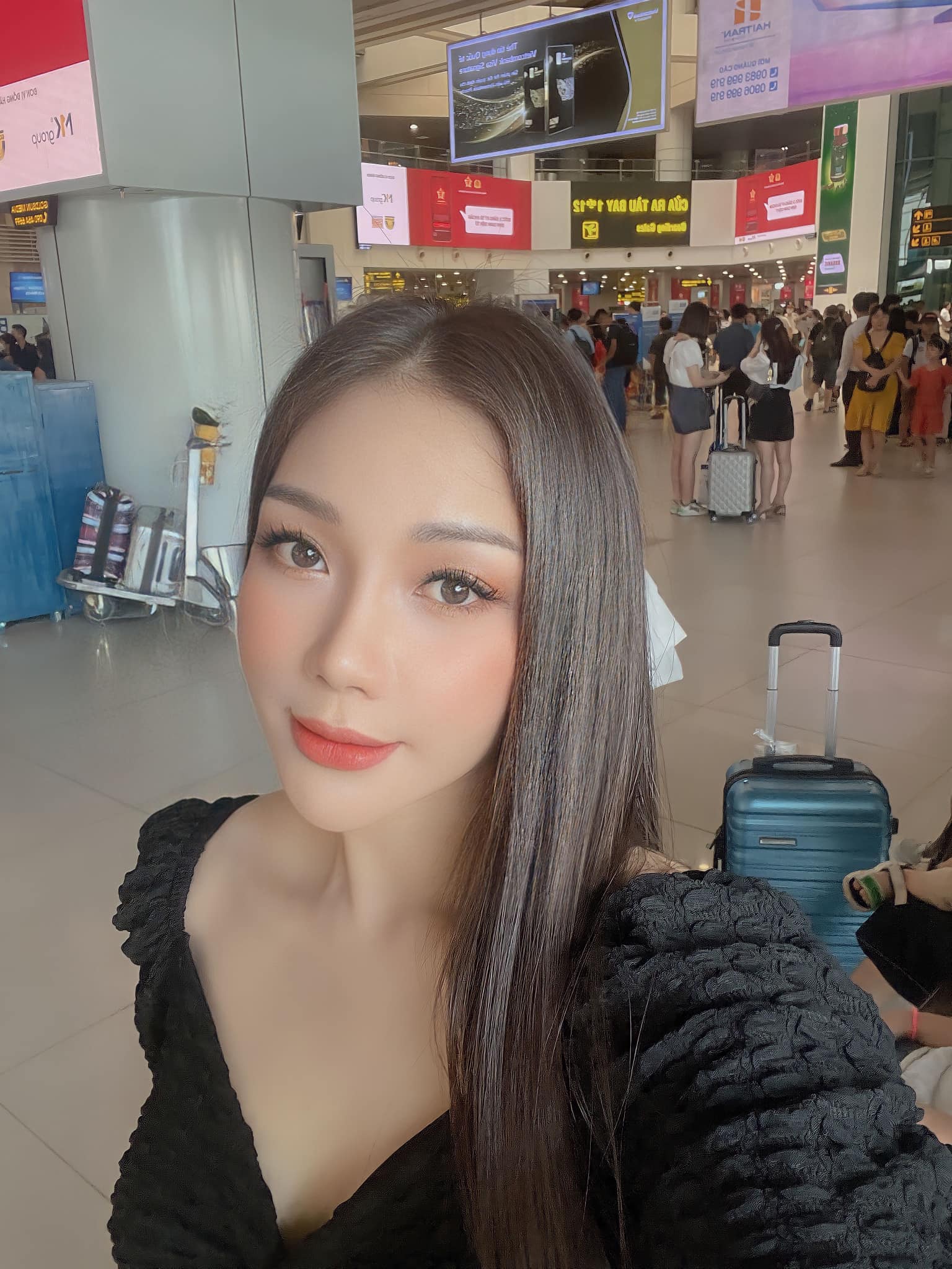 Nữ ca sĩ có quân hàm Thiếu úy: Nhan sắc nóng bỏng, chất giọng cá tính- Ảnh 15.