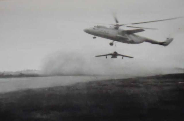 Soi chiếc 'Cần cẩu bay khổng lồ' hơn 27 tấn của Không quân Việt Nam từng chở tiêm kích MiG-17, MiG-21- Ảnh 10.