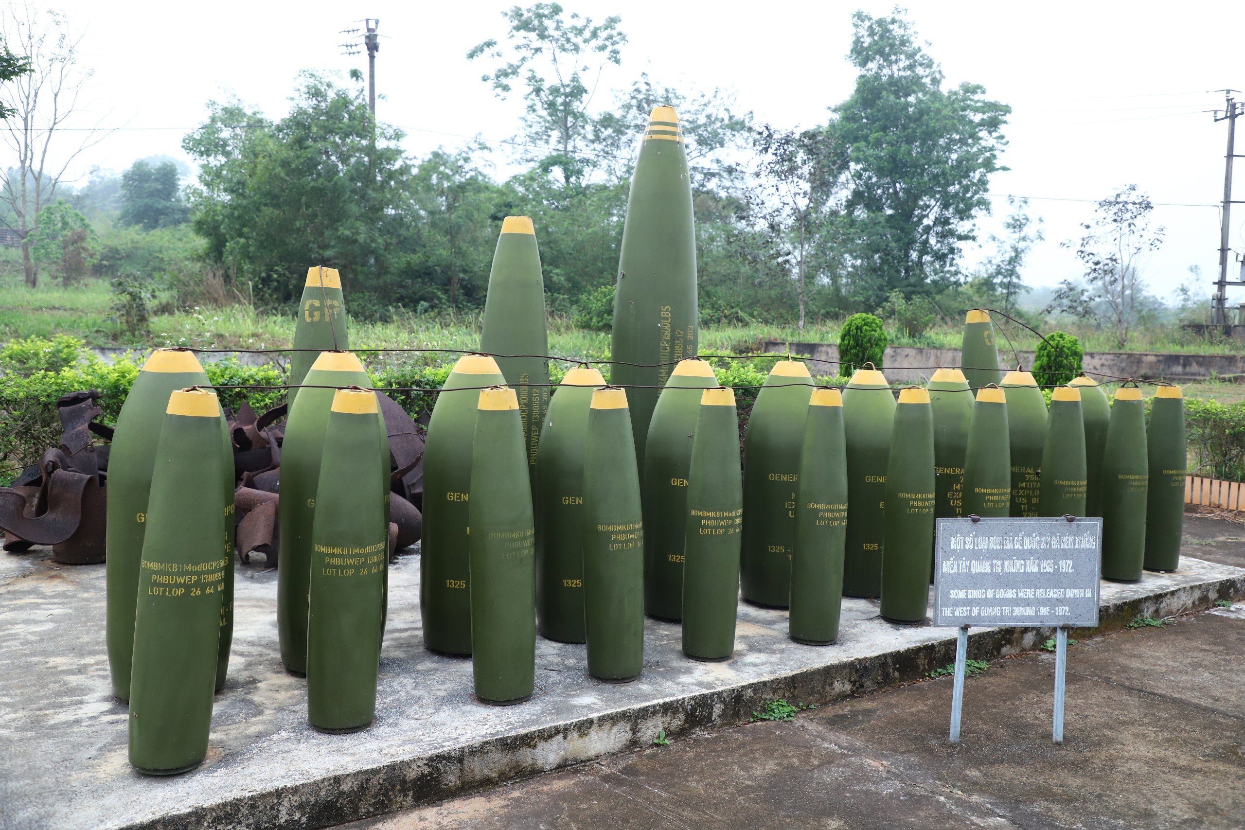 Cận cảnh 'ngựa thồ' C-130 của quân đội Mỹ và loạt trực thăng, xe tăng đang bị rỉ sét ở sân bay Tà Cơn- Ảnh 16. Cận cảnh 'ngựa thồ' C-130 của quân đội Mỹ và loạt trực thăng, xe tăng đang bị rỉ sét ở sân bay Tà Cơn- Ảnh 16.