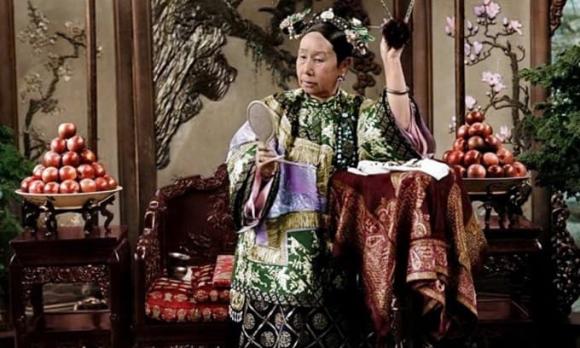 Vừa tỉnh dậy, Từ Hi thái hậu liếc nhìn một cung nữ rồi hạ lệnh giết chết: Lý do gây căm phẫn tột độ!- Ảnh 2. Vừa tỉnh dậy, Từ Hi thái hậu liếc nhìn một cung nữ rồi hạ lệnh giết chết: Lý do gây căm phẫn tột độ!- Ảnh 2.