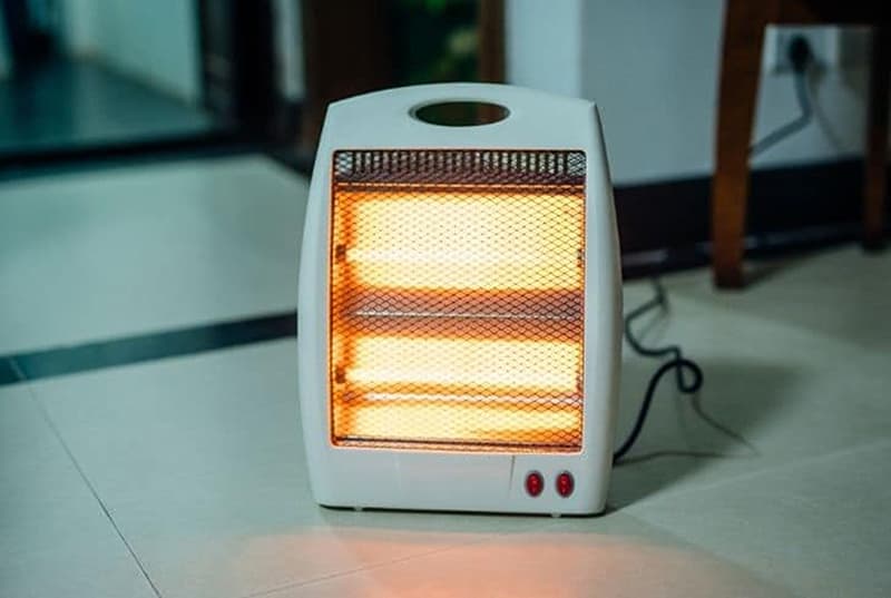 Tiền điện tháng 2 tăng đột biến do đâu? 4 'thủ phạm' gây tốn điện nhất nếu không dùng đúng cách- Ảnh 3.