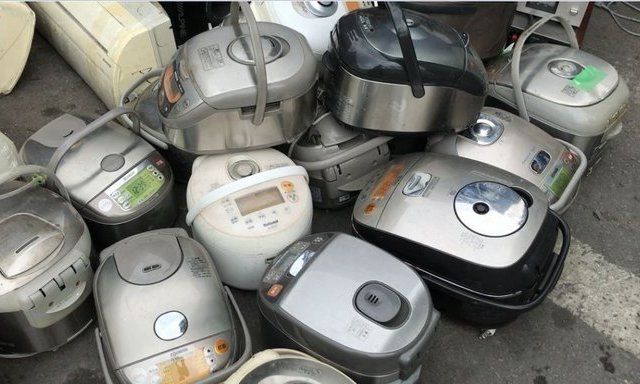 4 loại đồ gia dụng không hỏng cũng chẳng nên dùng lâu: Có loại mang nguy cơ biến thành 4 loại đồ gia dụng không hỏng cũng chẳng nên dùng lâu: Có loại mang nguy cơ biến thành