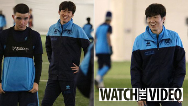 Huyền thoại Park Ji-sung: Vẫn trăn trở với bóng đá, sống hạnh phúc bên vợ đẹp - con khôn- Ảnh 4. Huyền thoại Park Ji-sung: Vẫn trăn trở với bóng đá, sống hạnh phúc bên vợ đẹp - con khôn- Ảnh 4.