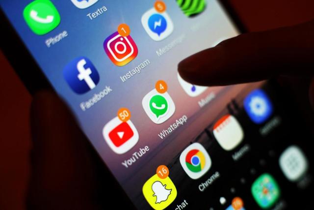 Facebook gặp sự cố: Để 'lần sau' khỏi rối, đây là những việc cần nhớ- Ảnh 1. Facebook gặp sự cố: Để 'lần sau' khỏi rối, đây là những việc cần nhớ- Ảnh 1.