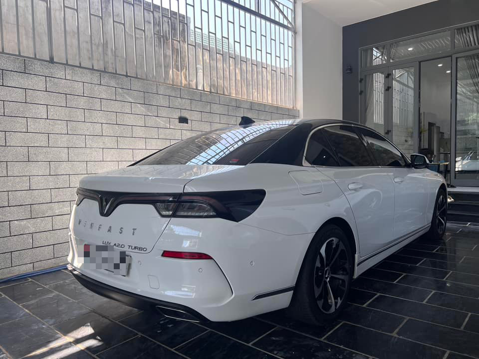 VinFast Lux A2.0 cũ đi 2 năm 1.700km VinFast Lux A2.0 cũ đi 2 năm 1.700km