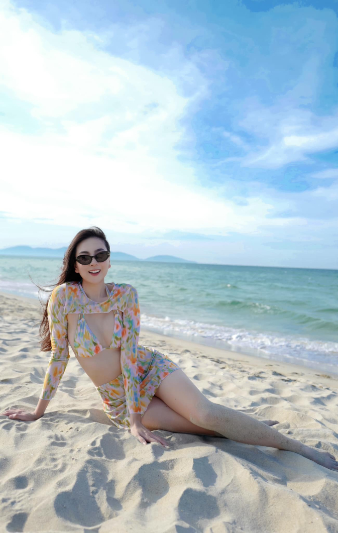 Nhan sắc gợi cảm và cuộc sống sang chảnh, được chồng yêu chiều của Nhan sắc gợi cảm và cuộc sống sang chảnh, được chồng yêu chiều của