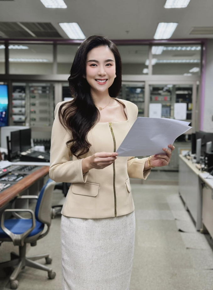 Nhan sắc gợi cảm và cuộc sống sang chảnh, được chồng yêu chiều của Nhan sắc gợi cảm và cuộc sống sang chảnh, được chồng yêu chiều của