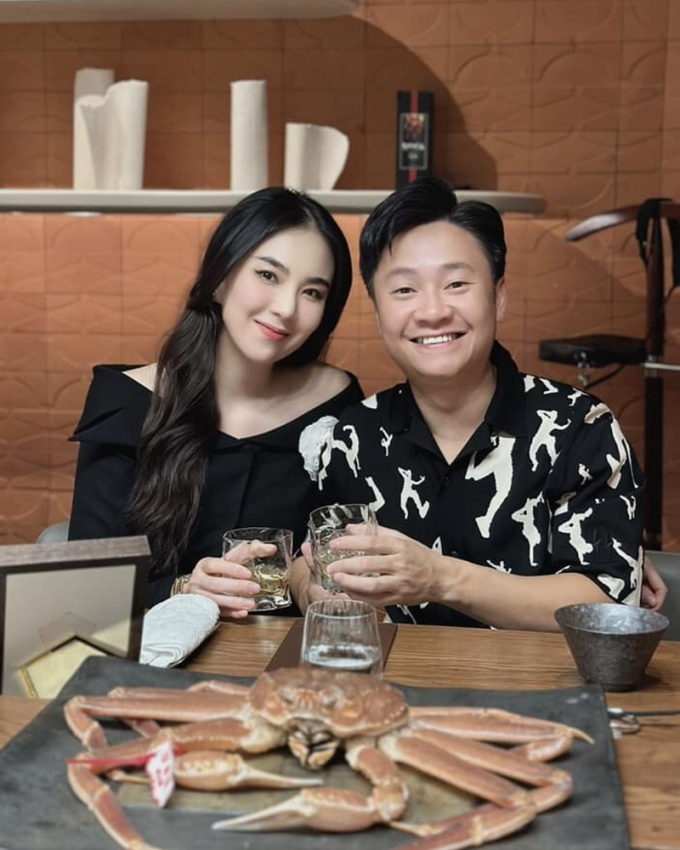 Nhan sắc gợi cảm và cuộc sống sang chảnh, được chồng yêu chiều của 
