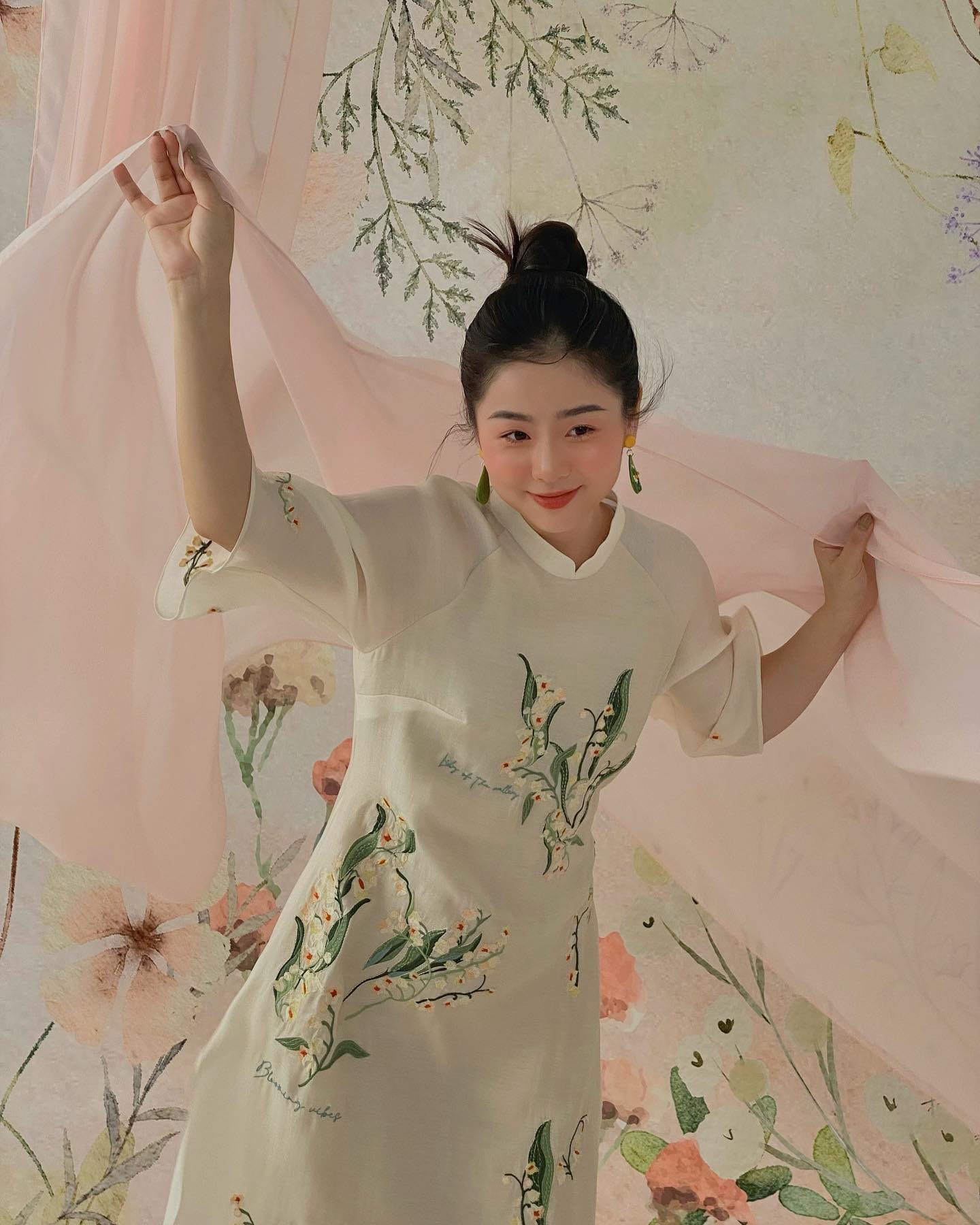 Hot girl Việt được báo Trung Quốc ca ngợi “đẹp như nữ thần”: U30 một nách hai con, là bà chủ spa giàu có- Ảnh 16.