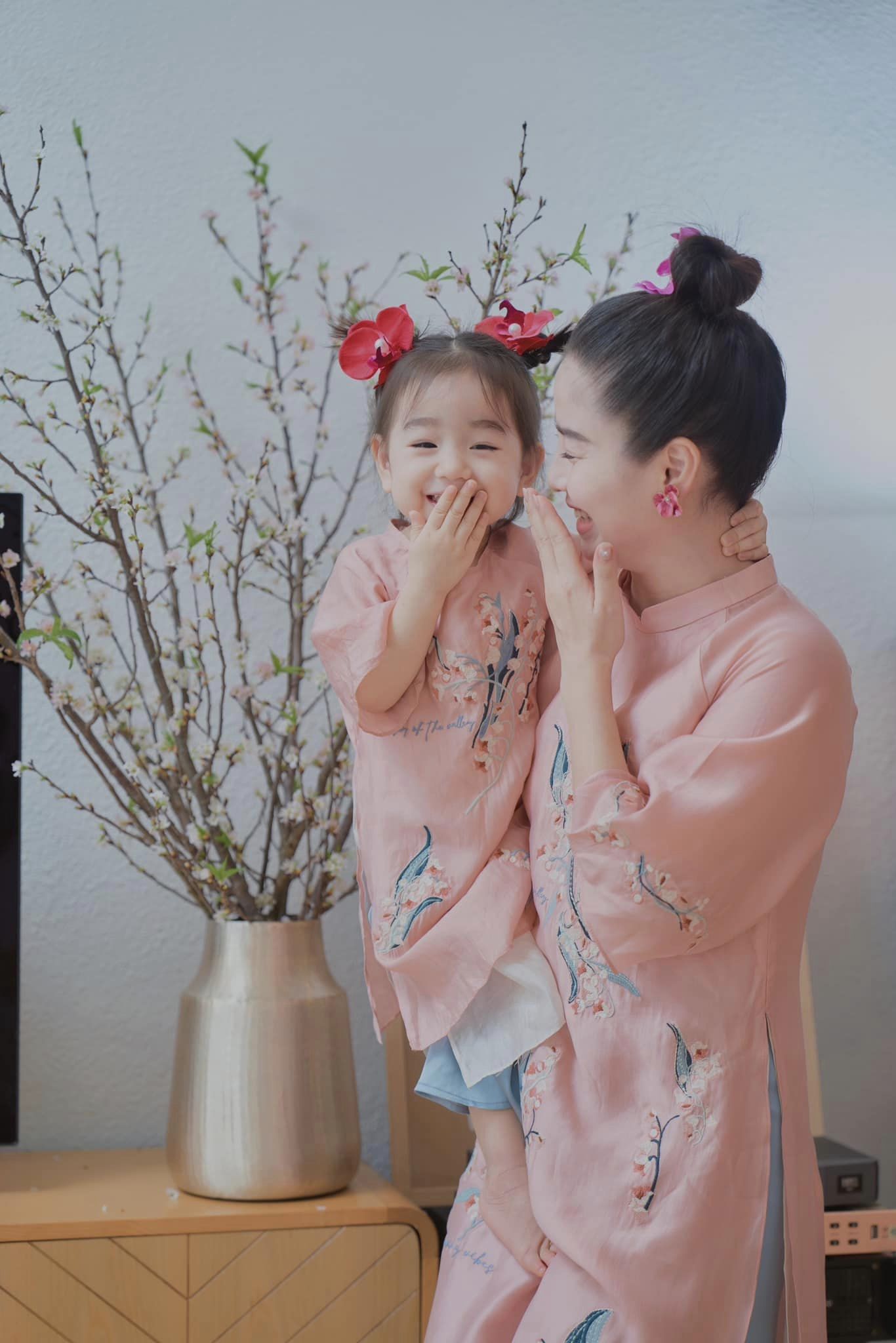 Hot girl Việt được báo Trung Quốc ca ngợi “đẹp như nữ thần”: U30 một nách hai con, là bà chủ spa giàu có- Ảnh 9.