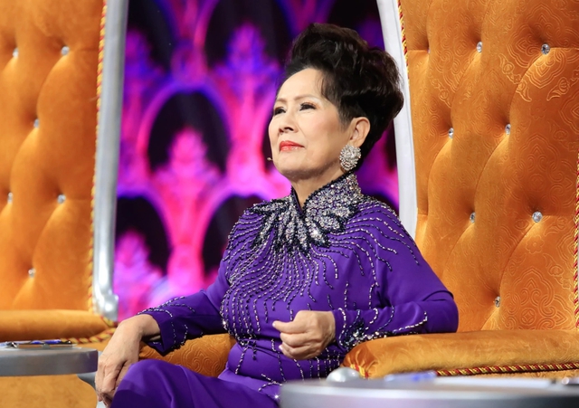 Nữ ca sĩ sinh con nhiều nhất showbiz Việt: Được chồng cả đời yêu thương, có 8 con, ai cũng thành đạt- Ảnh 6. Nữ ca sĩ sinh con nhiều nhất showbiz Việt: Được chồng cả đời yêu thương, có 8 con, ai cũng thành đạt- Ảnh 6.
