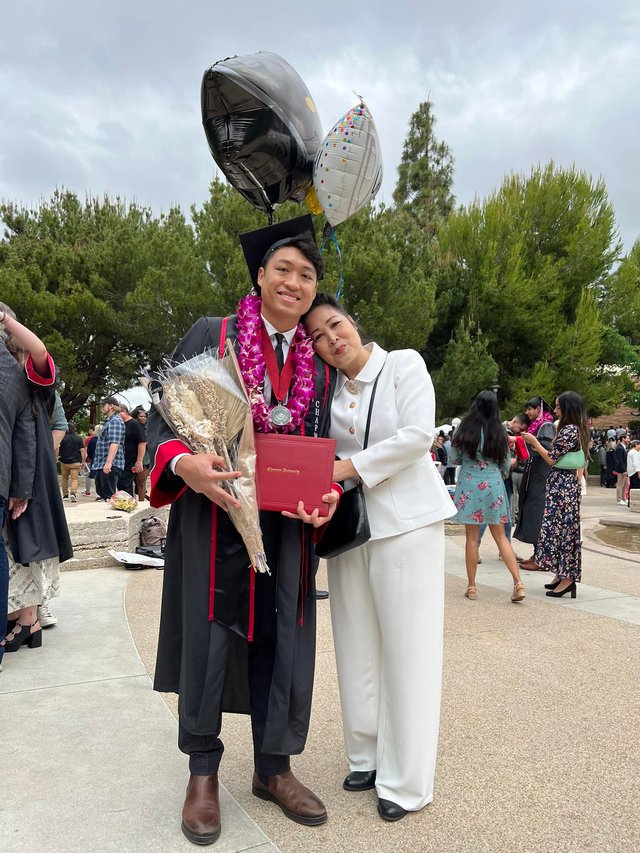 Con trai 27 tuổi, mới về Việt Nam làm phó giám đốc của NSND Hồng Vân tài giỏi thế nào?- Ảnh 2. Con trai 27 tuổi, mới về Việt Nam làm phó giám đốc của NSND Hồng Vân tài giỏi thế nào?- Ảnh 2.