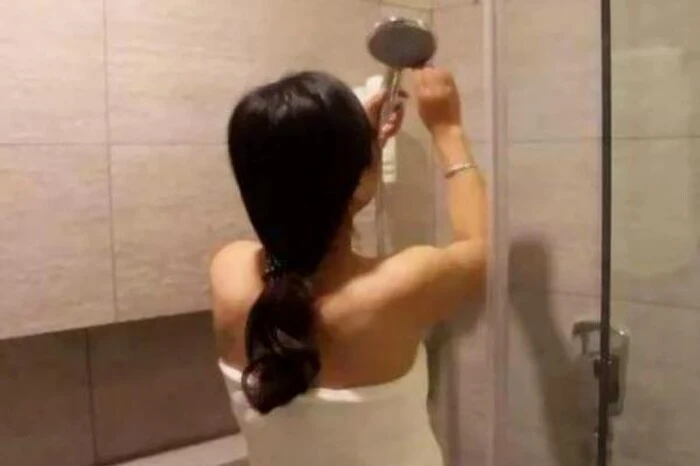 Vô tình thấy hàng xóm khỏa thân khi trèo ra sửa cục nóng điều hòa, người đàn ông gặp họa khôn lường- Ảnh 2. Vô tình thấy hàng xóm khỏa thân khi trèo ra sửa cục nóng điều hòa, người đàn ông gặp họa khôn lường- Ảnh 2.