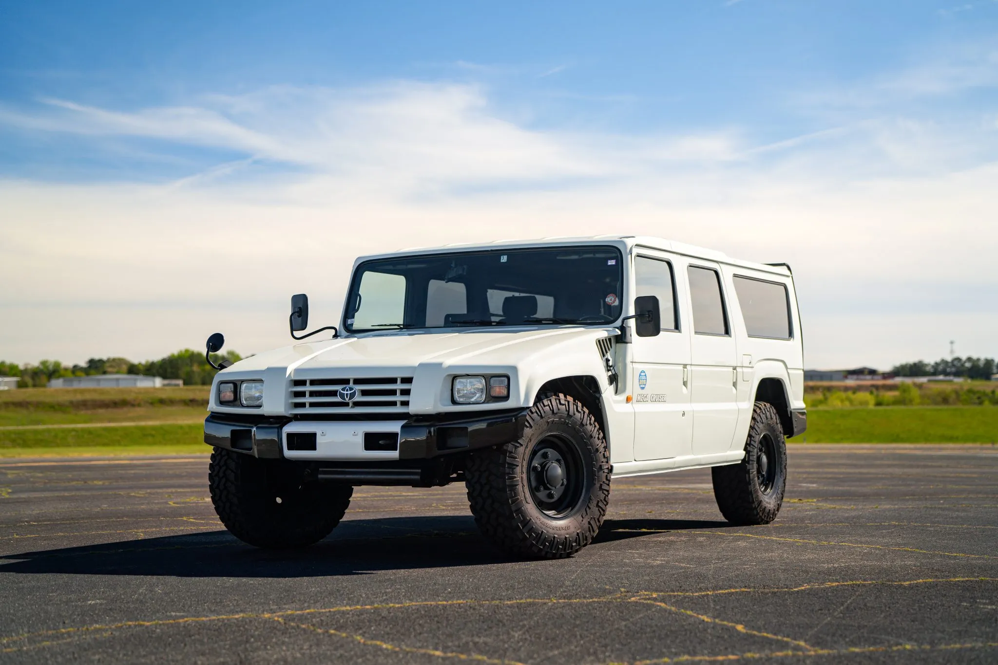 Xe Toyota không phải ai cũng biết: Trông như Hummer, ăn dầu như uống nước lã nhưng được săn lùng gắt gao- Ảnh 1. Xe Toyota không phải ai cũng biết: Trông như Hummer, ăn dầu như uống nước lã nhưng được săn lùng gắt gao- Ảnh 1.