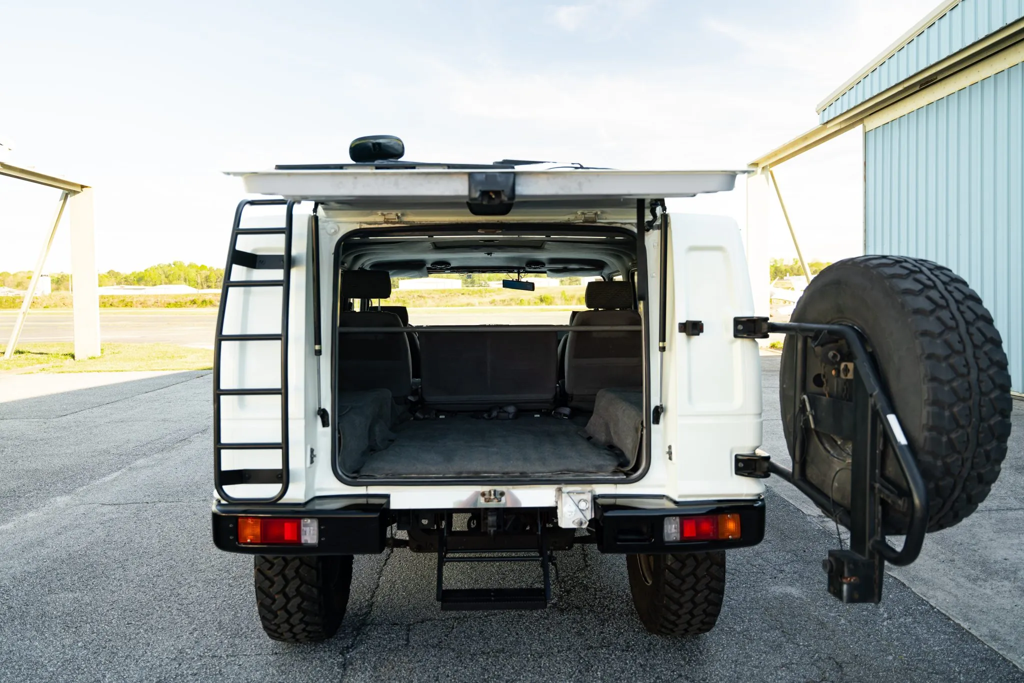 Xe Toyota không phải ai cũng biết: Trông như Hummer, ăn dầu như uống nước lã nhưng được săn lùng gắt gao- Ảnh 28. Xe Toyota không phải ai cũng biết: Trông như Hummer, ăn dầu như uống nước lã nhưng được săn lùng gắt gao- Ảnh 28.