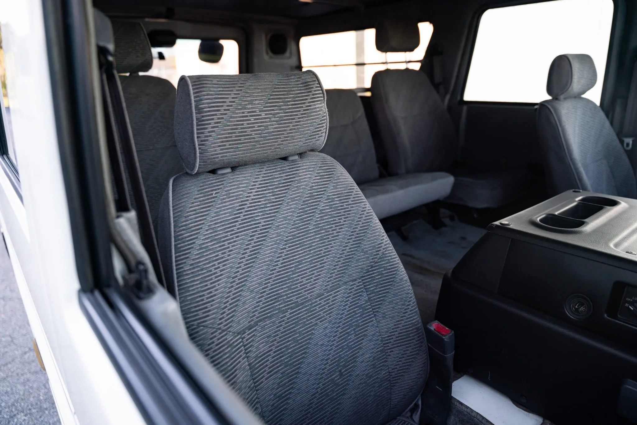 Xe Toyota không phải ai cũng biết: Trông như Hummer, ăn dầu như uống nước lã nhưng được săn lùng gắt gao- Ảnh 9.