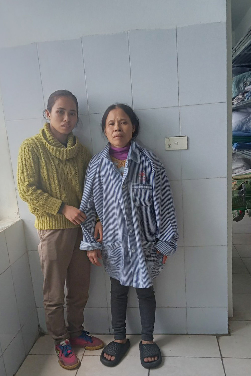 Mẹ già bị ung thư canh cánh nỗi lo vì con gái khuyết tật và hai cháu ngoại nhỏ dại- Ảnh 3. Mẹ già bị ung thư canh cánh nỗi lo vì con gái khuyết tật và hai cháu ngoại nhỏ dại- Ảnh 3.