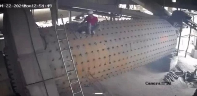 Vụ tai nạn 7 người tử vong ở Yên Bái: Giám đốc Nhà máy xi măng nói gì?- Ảnh 2.