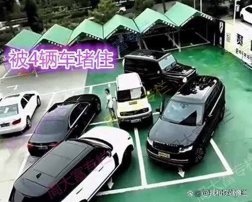 Ngang ngược đỗ giữa 4 lốt để xe, nữ tài xế chết lặng với cảnh tượng này: Camera hé lộ toàn bộ diễn biến!- Ảnh 2. Ngang ngược đỗ giữa 4 lốt để xe, nữ tài xế chết lặng với cảnh tượng này: Camera hé lộ toàn bộ diễn biến!- Ảnh 2.