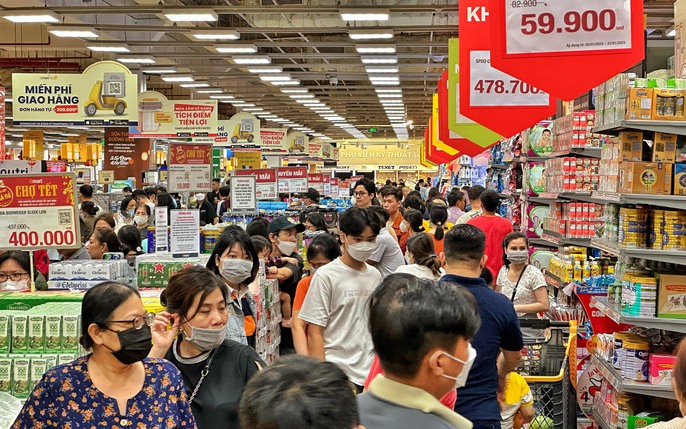 "Người dân có tiền nhưng không dám tiêu", ít nhất 6,5 triệu tỷ đồng được gửi ngân hàng- Ảnh 1. "Người dân có tiền nhưng không dám tiêu", ít nhất 6,5 triệu tỷ đồng được gửi ngân hàng- Ảnh 1.