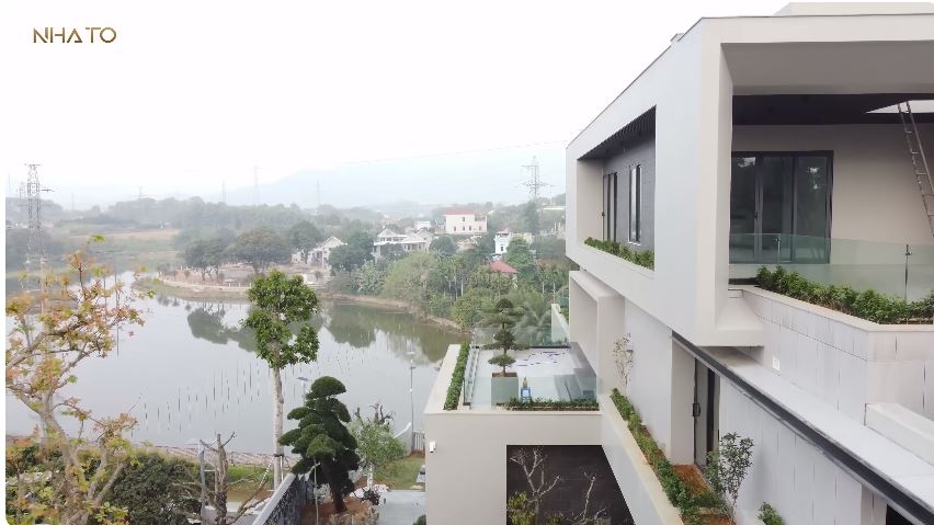 Siêu biệt thự sườn đồi 2.500m2 của đại gia bất động sản: Lưng tựa sơn, mặt hướng thủy, riêng TV đã 3 tỷ- Ảnh 7. Siêu biệt thự sườn đồi 2.500m2 của đại gia bất động sản: Lưng tựa sơn, mặt hướng thủy, riêng TV đã 3 tỷ- Ảnh 7.