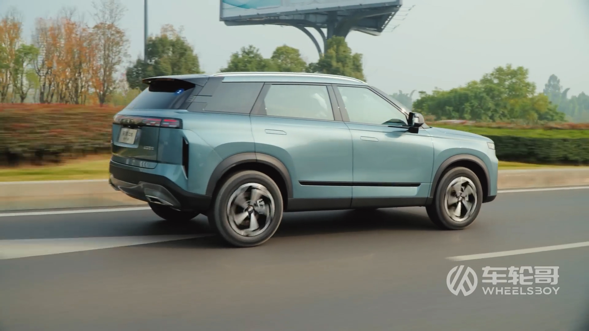 Lái thử xe 400 triệu của tập đoàn rót 20.000 tỷ vào Việt Nam xây nhà máy ô tô: 'Tiền ít thịt nhiều'?- Ảnh 20. Lái thử xe 400 triệu của tập đoàn rót 20.000 tỷ vào Việt Nam xây nhà máy ô tô: 'Tiền ít thịt nhiều'?- Ảnh 20.