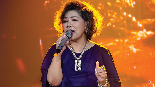 NSND Thanh Hoa tiết lộ về Làng lúa làng hoa: Ngã ngửa khi gặp nhạc sĩ vì không đẹp trai như bà nghĩ- Ảnh 3. NSND Thanh Hoa tiết lộ về Làng lúa làng hoa: Ngã ngửa khi gặp nhạc sĩ vì không đẹp trai như bà nghĩ- Ảnh 3.