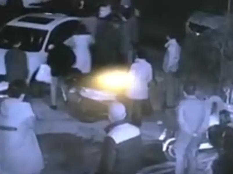 Đỗ xe ngang ngược dưới chung cư, nữ tài xế từ chối 80 cuộc gọi: Không xin lỗi mà làm 1 việc ai cũng sốc!- Ảnh 2. Đỗ xe ngang ngược dưới chung cư, nữ tài xế từ chối 80 cuộc gọi: Không xin lỗi mà làm 1 việc ai cũng sốc!- Ảnh 2.