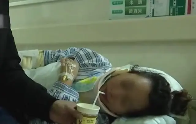 Đỗ xe ngang ngược dưới chung cư, nữ tài xế từ chối 80 cuộc gọi: Không xin lỗi mà làm 1 việc ai cũng sốc!- Ảnh 3. Đỗ xe ngang ngược dưới chung cư, nữ tài xế từ chối 80 cuộc gọi: Không xin lỗi mà làm 1 việc ai cũng sốc!- Ảnh 3.