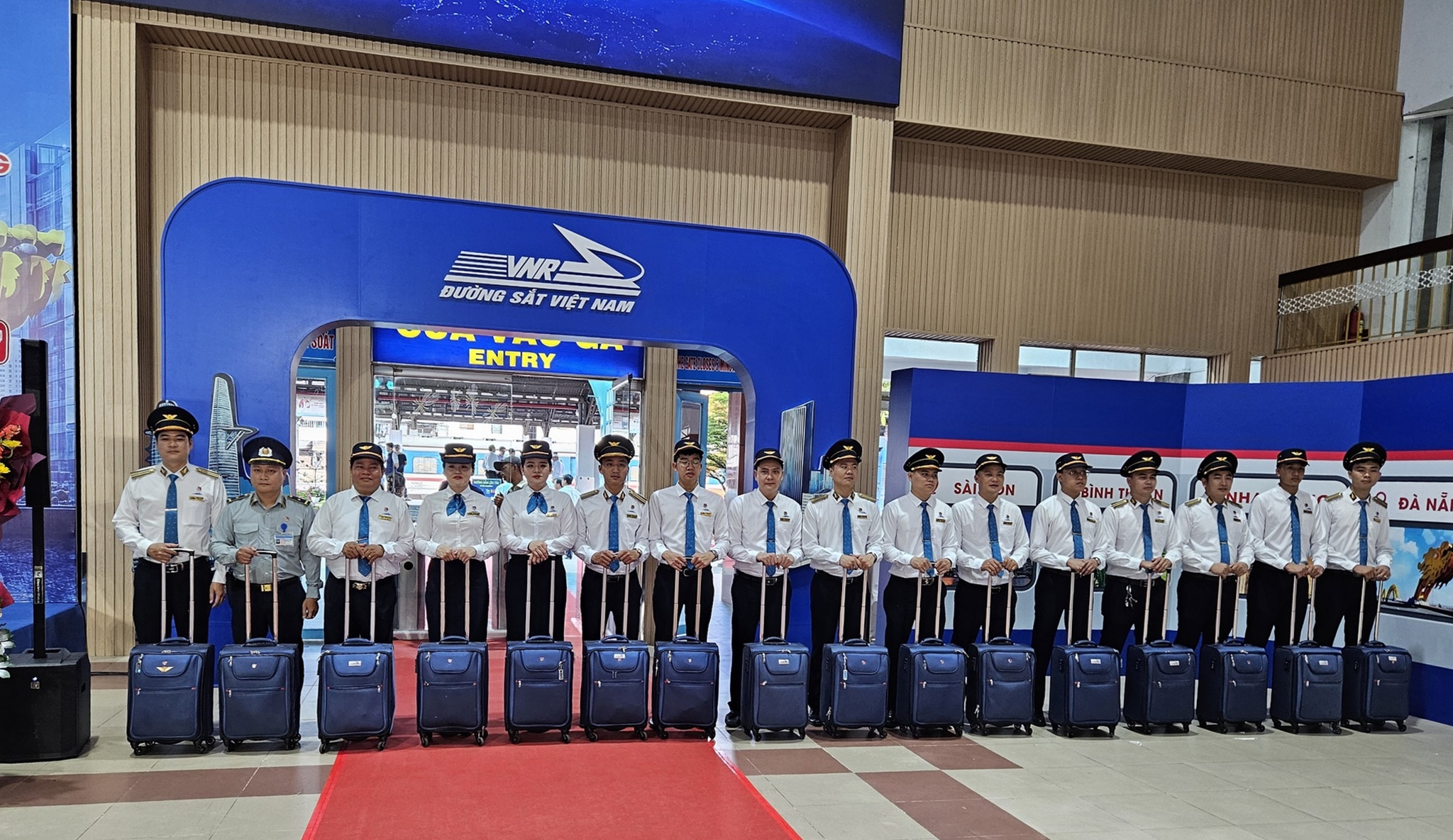 Khám phá tàu Khám phá tàu