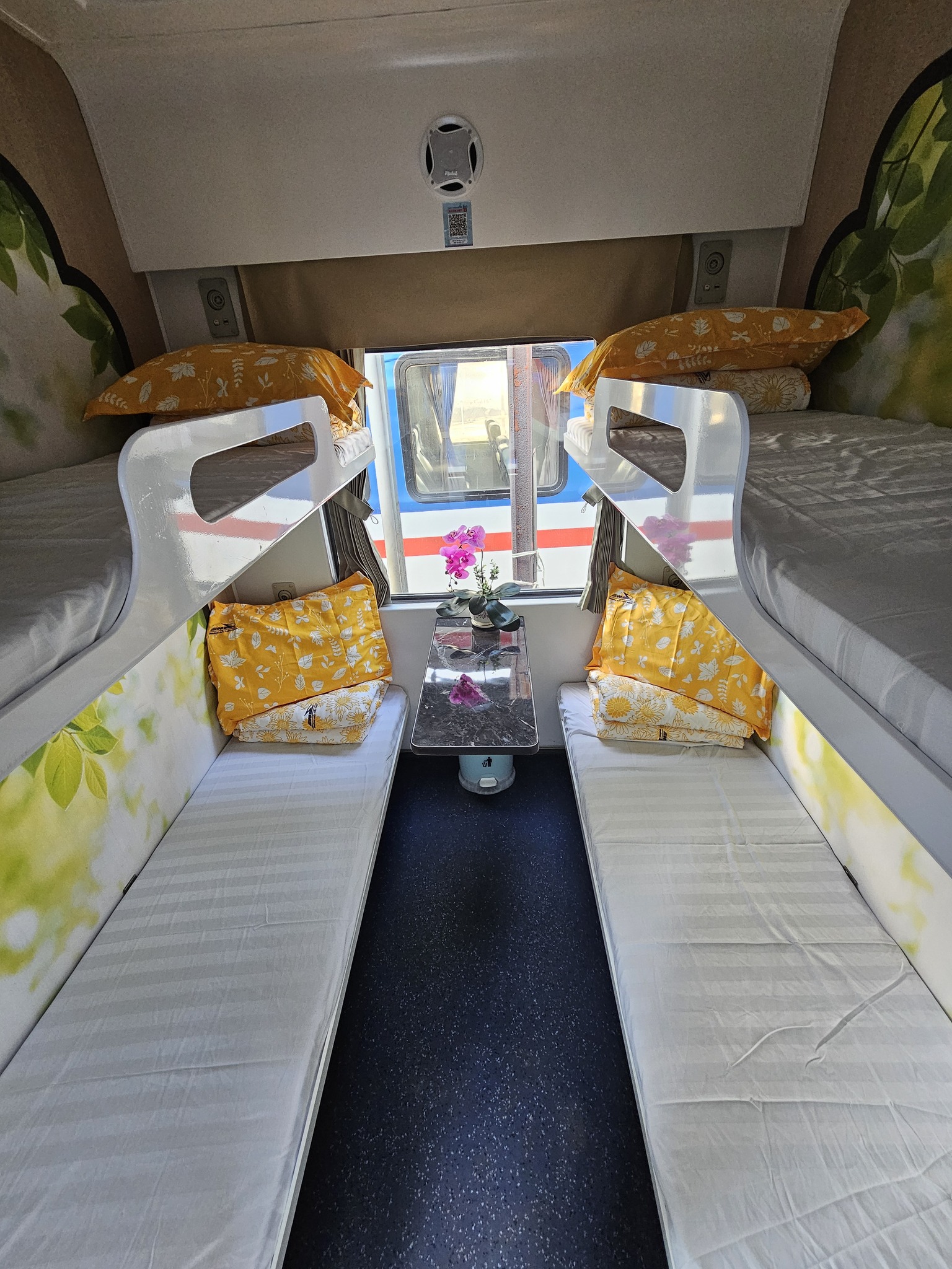 Khám phá tàu Khám phá tàu