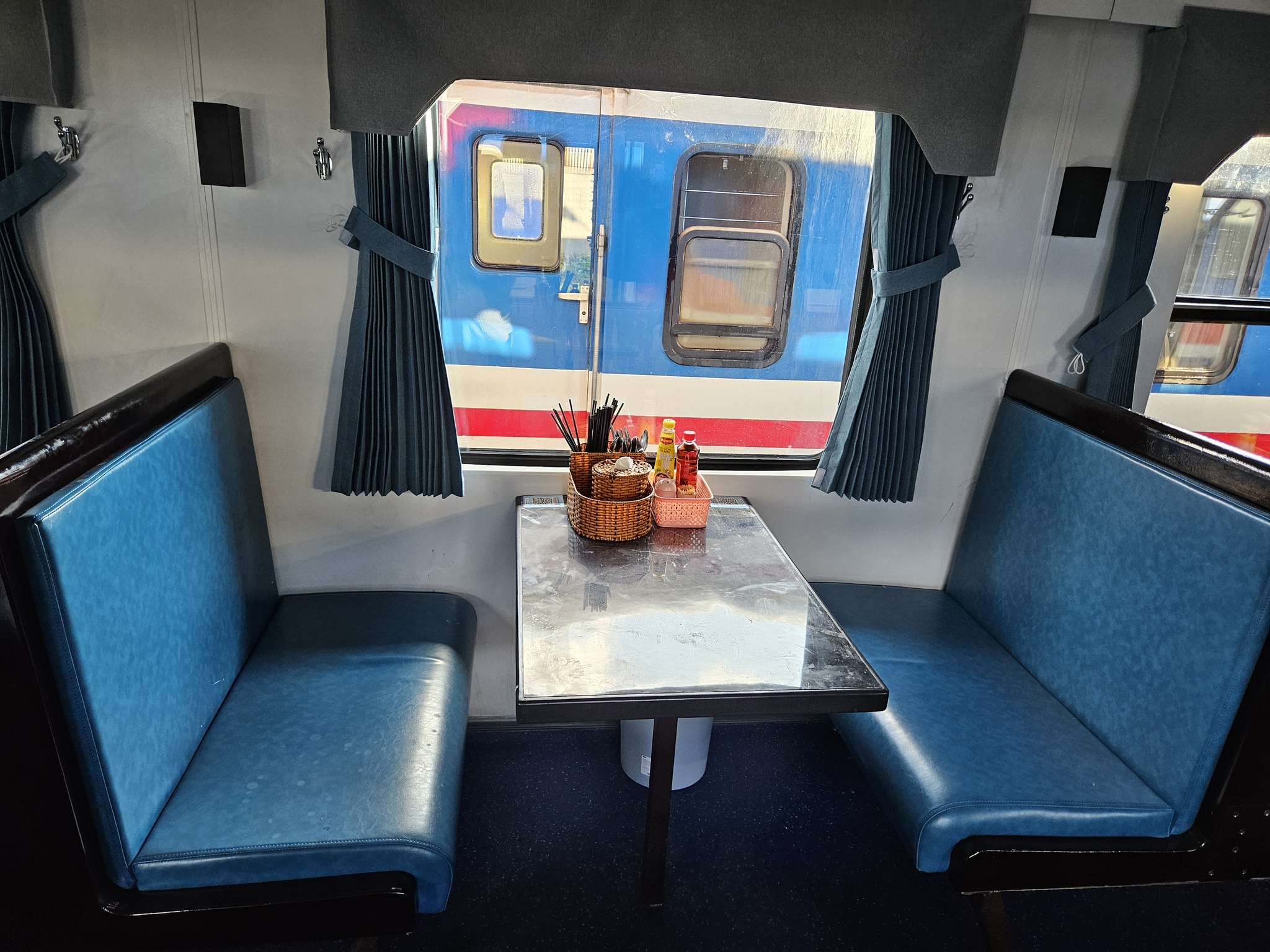 Khám phá tàu Khám phá tàu