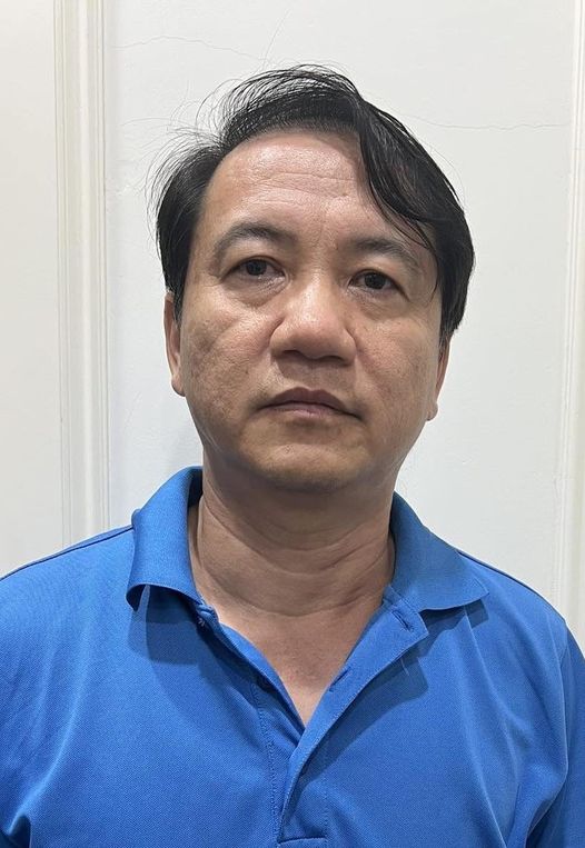 Bắt nguyên Cục trưởng Cục điện lực và Năng lượng tái tạo Phương Hoàng Kim- Ảnh 1. Bắt nguyên Cục trưởng Cục điện lực và Năng lượng tái tạo Phương Hoàng Kim- Ảnh 1.