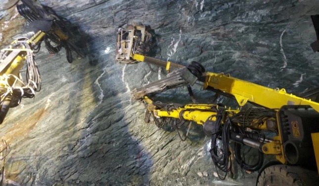 Robot "thần tốc" hoàn thành nhiệm vụ, thông hầm xuyên núi duy nhất trên cao tốc 12.548 tỷ đồng- Ảnh 2. Robot "thần tốc" hoàn thành nhiệm vụ, thông hầm xuyên núi duy nhất trên cao tốc 12.548 tỷ đồng- Ảnh 2.