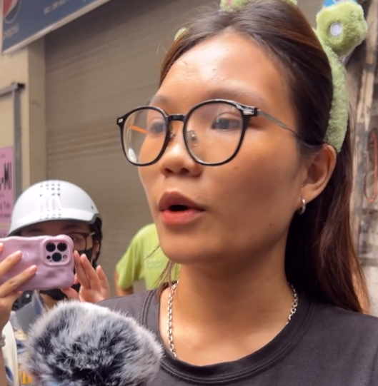 Chủ trọ cùng con dâu, 2 cháu nội trong vụ cháy ở Trung Kính được giải cứu kịp thời, đưa ra ngoài- Ảnh 3. Chủ trọ cùng con dâu, 2 cháu nội trong vụ cháy ở Trung Kính được giải cứu kịp thời, đưa ra ngoài- Ảnh 3.