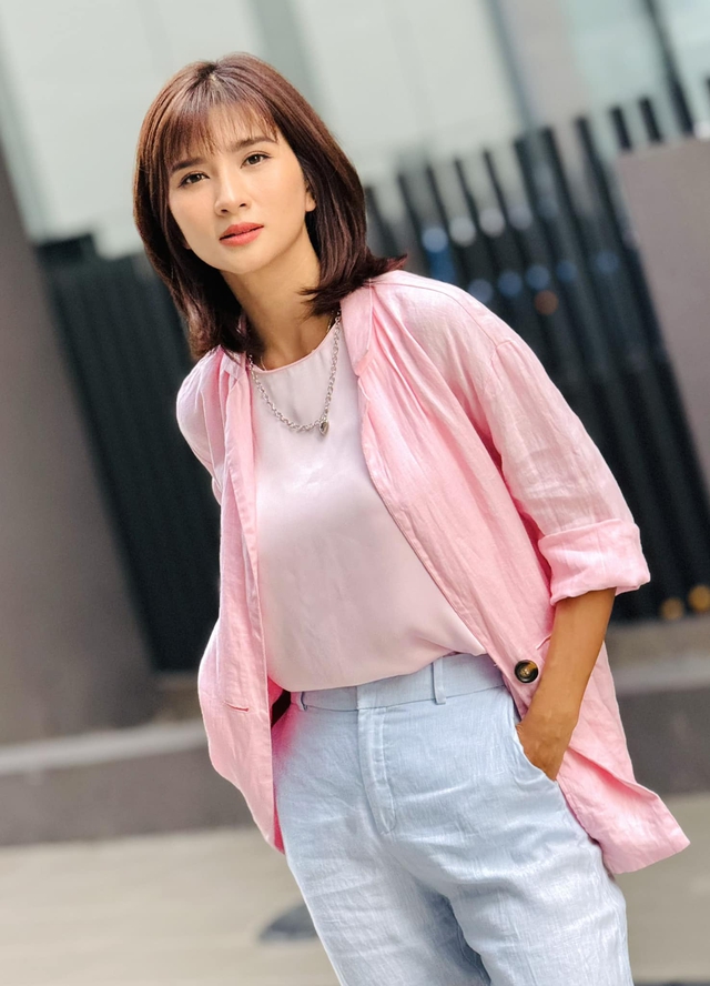 Nữ diễn viên mới được phong NSƯT ở tuổi 36: "Cầm cúp mà không đóng phim nữa thì rất xấu hổ, có lỗi"- Ảnh 3. Nữ diễn viên mới được phong NSƯT ở tuổi 36: "Cầm cúp mà không đóng phim nữa thì rất xấu hổ, có lỗi"- Ảnh 3.