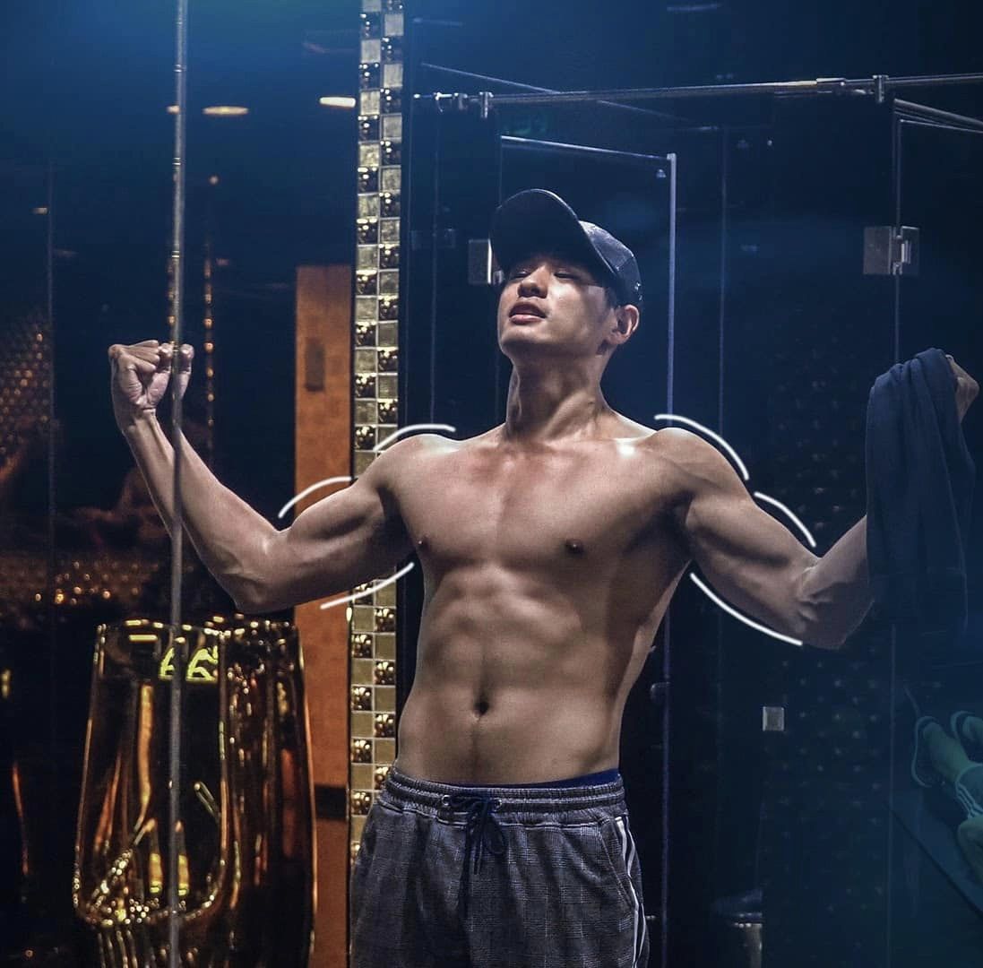 Từ bỏ hào quang ở hải ngoại, nam ca sĩ gây Từ bỏ hào quang ở hải ngoại, nam ca sĩ gây