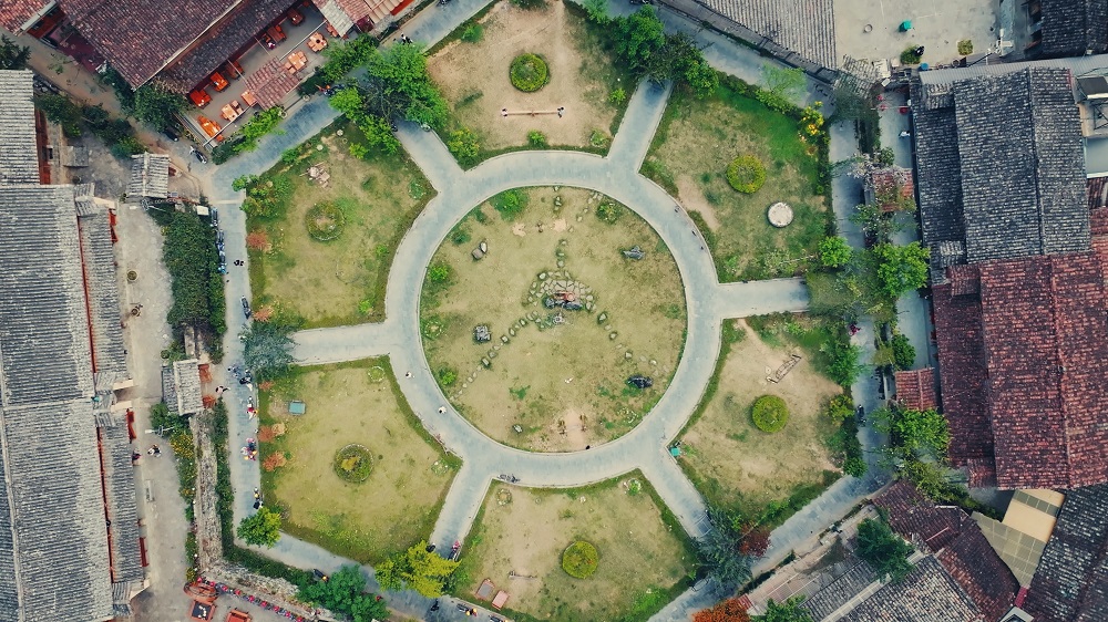 Từ bỏ hào quang ở hải ngoại, nam ca sĩ gây 