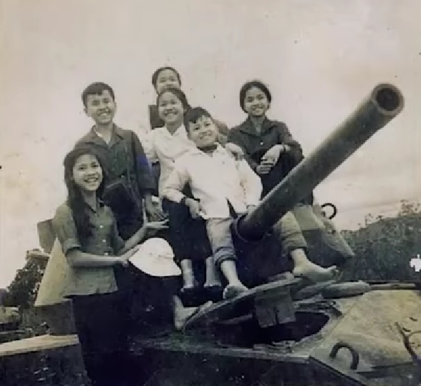 NSND Thu Hiền kể chuyện ngồi hát cho các thương binh phải mổ sống: 