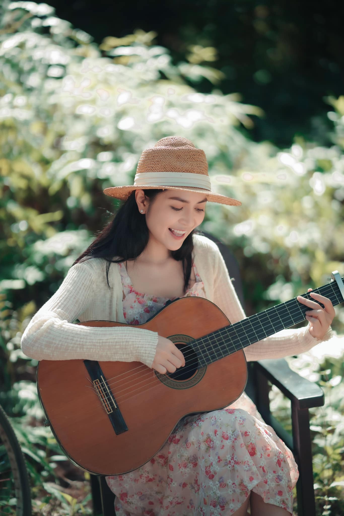 Cuộc đời thăng trầm của nữ ca sĩ Việt xinh đẹp, giỏi giang: 34 tuổi vẫn độc thân- Ảnh 2.