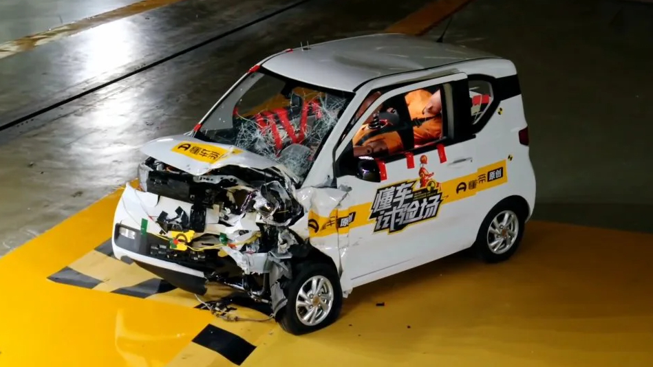 VinFast VF 3 giá chỉ 240 triệu: Xe điện nhỏ có đủ an toàn?- Ảnh 7. VinFast VF 3 giá chỉ 240 triệu: Xe điện nhỏ có đủ an toàn?- Ảnh 7.