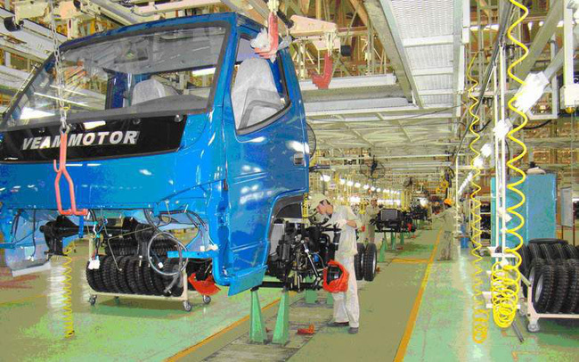 TGĐ bị bắt, hàng ngàn xe tồn kho phơi mưa nắng, doanh nghiệp ô tô lớn nhất sàn chứng khoán làm ăn ra sao?- Ảnh 2. TGĐ bị bắt, hàng ngàn xe tồn kho phơi mưa nắng, doanh nghiệp ô tô lớn nhất sàn chứng khoán làm ăn ra sao?- Ảnh 2.